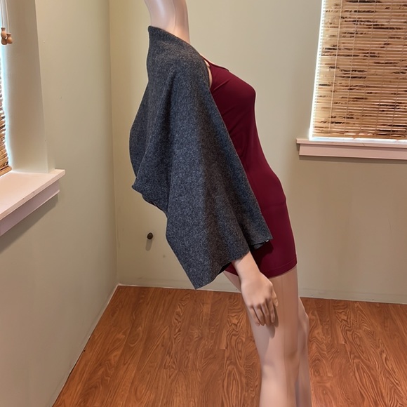 Le Nove Gray Wool Shrug With Zippers Made In Italy One Size - Picture 2 of 7